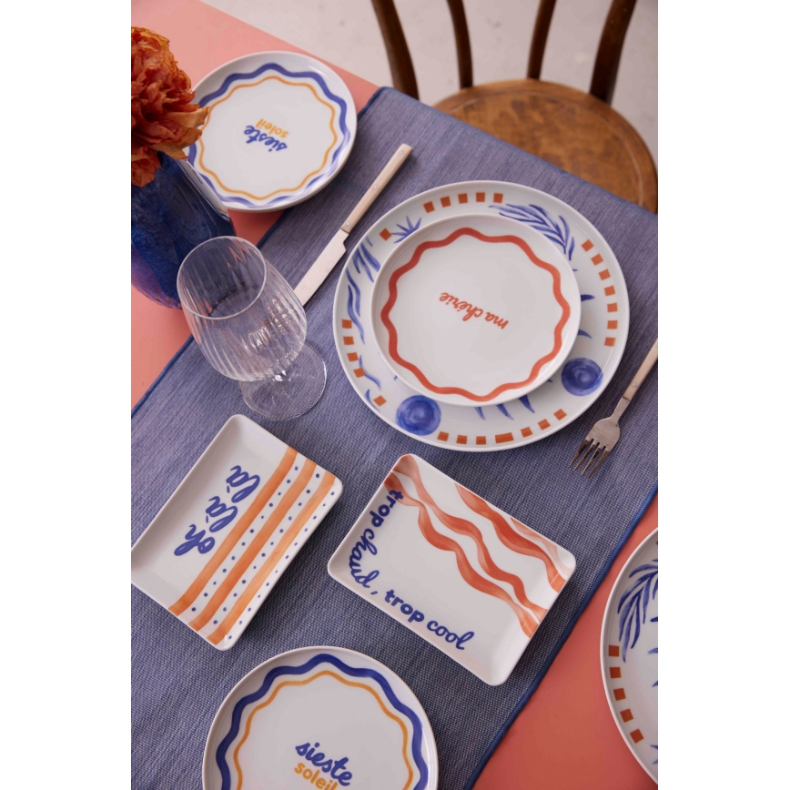 12-osainen posliiniastiasto, punainen/sininen/valkoinen