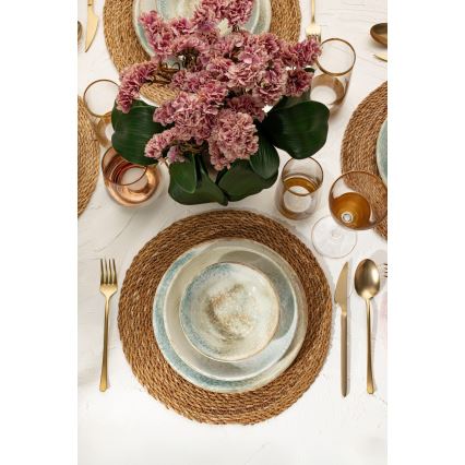 18-osainen monivärinen posliininen astiasto