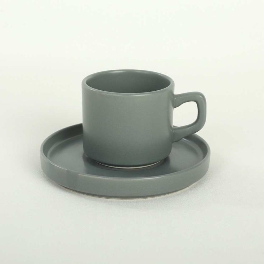 20-osainen värikäs kivitavarainen astiasetti