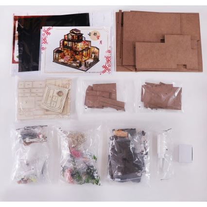 2Kids Toys - Miniatyyritalo Ylellinen sakuravilla 2xAAA