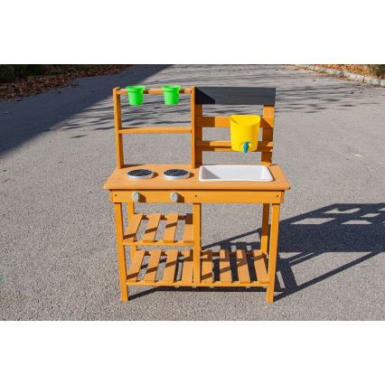 2Kids Toys - Puinen puutarhaleikkikeittiö tiskialtaalla