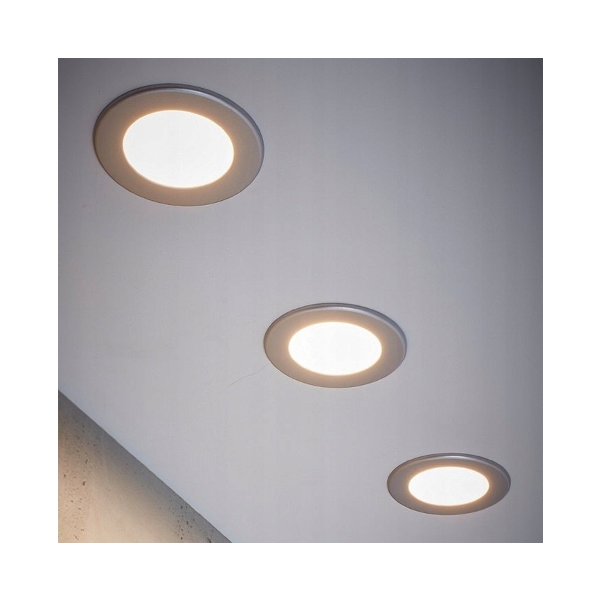 3 kpl setti – LED-kylpyhuoneen upotettavat alasvalot, LED/6W/230V, IP44, hopeanvärinen