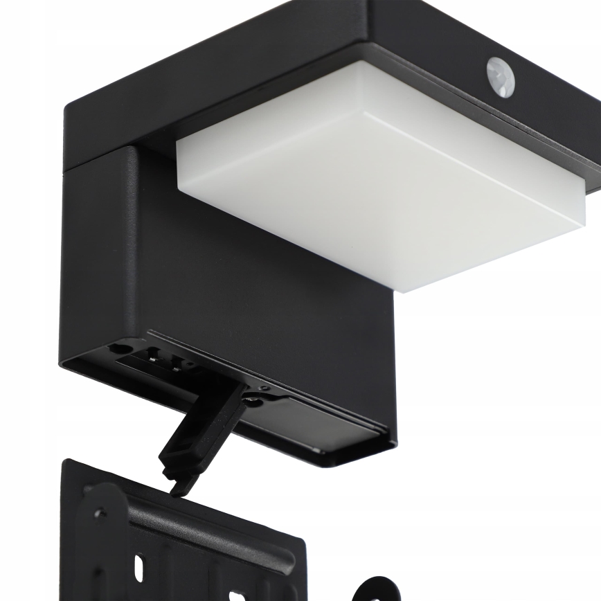 Aurinkokäyttöinen LED-seinävalaisin anturilla LED/5W/3,7V 2000 mAh IP44 musta