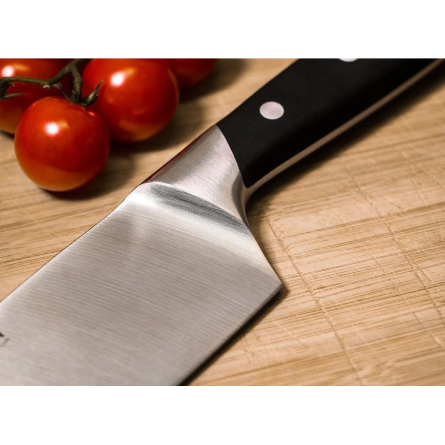 Böker - Santoku-keittiöveitsi FORGE 16 cm, musta