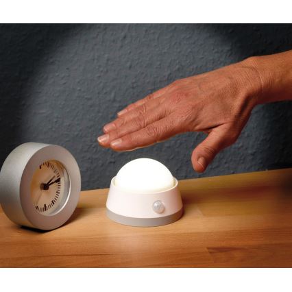 Brennenstuhl - LED-aluevalaisin liiketunnistimella LED/3xAA 3000K