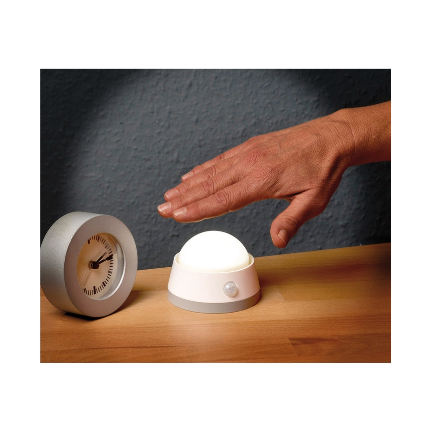 Brennenstuhl - LED-aluevalaisin liiketunnistimella LED/3xAA 3000K