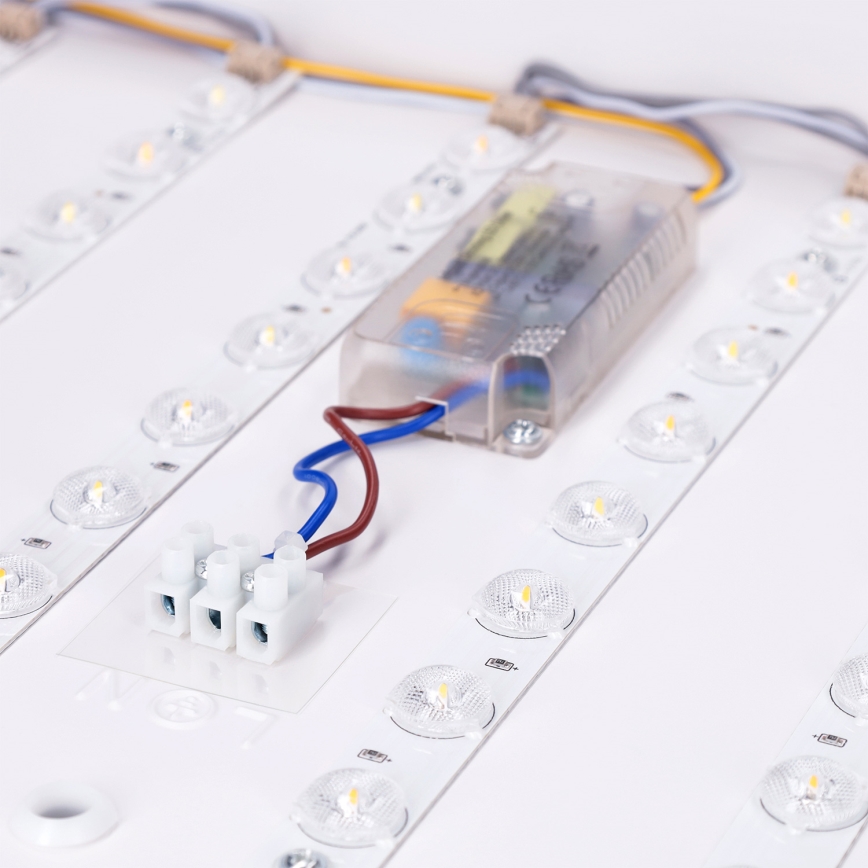 Brilagi - Himennettävä LED-kattovalaisin PILANA LED/60 W/230 V 3000–6500 K tammi/valkoinen 56 x 56 cm + kaukosäädin