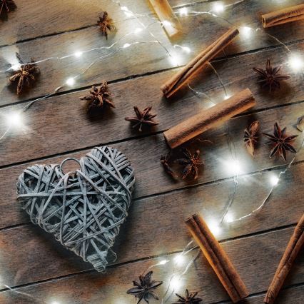 Brilagi - LED-jouluketju 100xLED/3xAA 10m kylmänvalkoinen