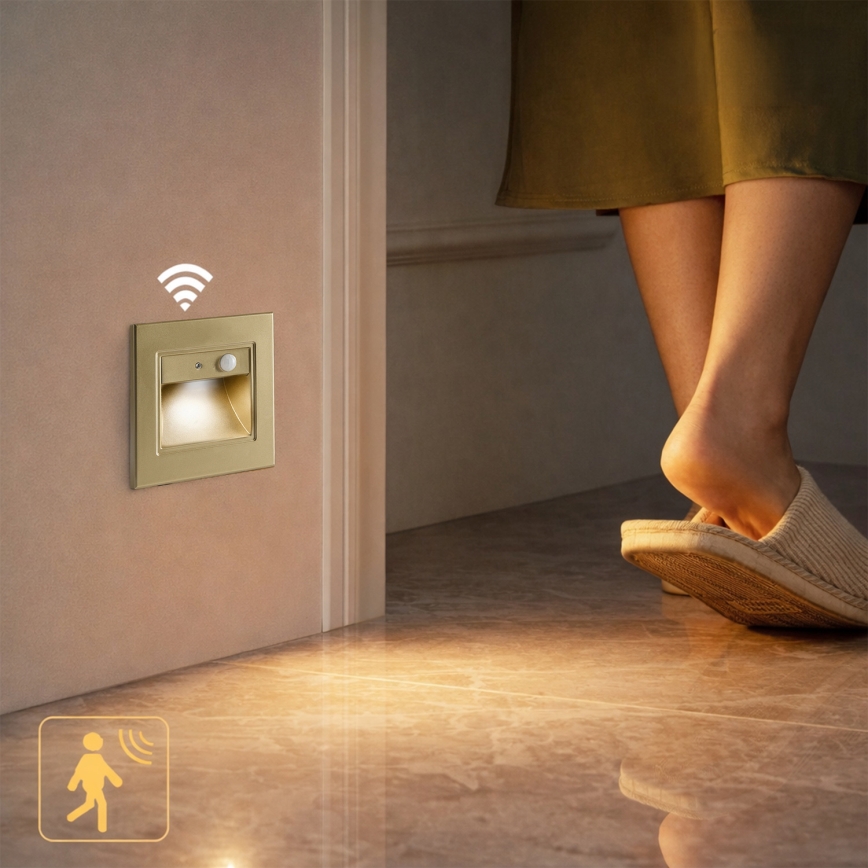 Brilagi - LED-porrasvalo tunnistimella STEP LIGHT LED/1,5W/230V IP44 kultainen