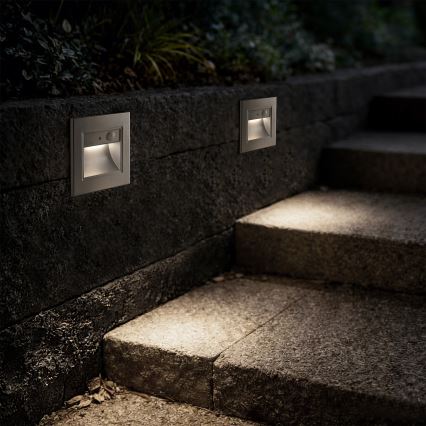Brilagi - LED-porrasvalaisin anturilla STEP LIGHT LED/1,5W/230V IP44 hopea