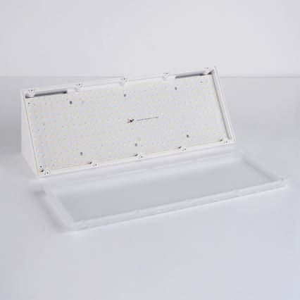 Brilagi - LED-seinävalaisin ulkokäyttöön liiketunnistimella TRIANGLE LED/42W/230V 45 cm valkoinen IP65