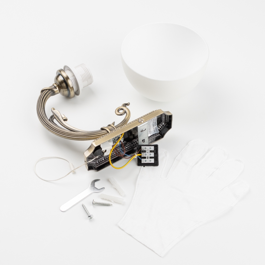 Brilagi - Seinävalaisin CLASSIC 1xE27/60W/230V messinki