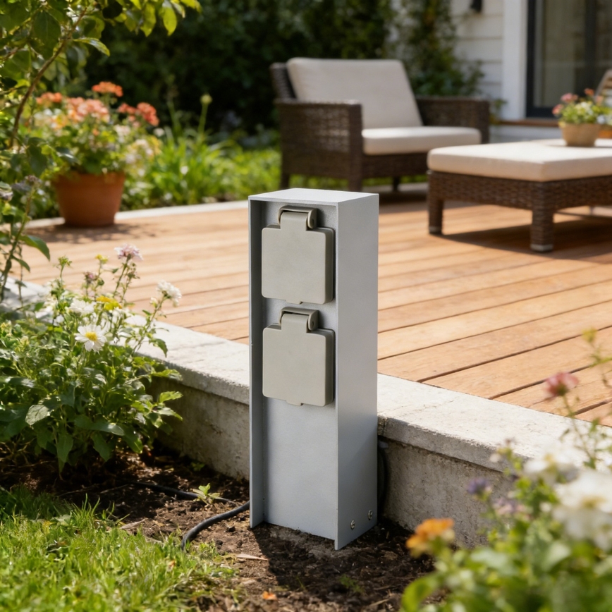 Brilagi - Ulkokäyttöinen pylväs-pistorasia PILLAR 2Z SCHUKO 230V IP44 hopea