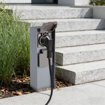 Brilagi - Ulkokäyttöinen pylväs-pistorasia PILLAR 2Z SCHUKO 230V IP44 hopea