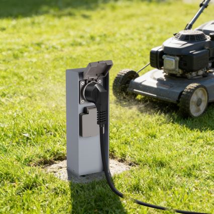 Brilagi - Ulkopilaripistorasia PILLAR 2Z SCHUKO 230 V IP44 hopea