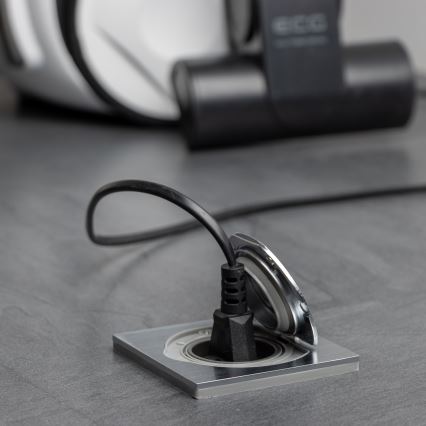 Brilagi - Ulkotila sisäänrakennettu lattia pistoke IP55 mattakromi neliö