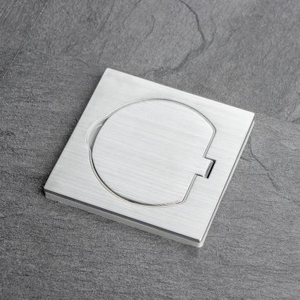 Brilagi - Ulkotila sisäänrakennettu lattia pistoke IP55 mattakromi neliö