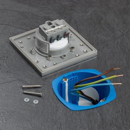 Brilagi - Ulkotila sisäänrakennettu lattia pistoke IP55 mattakromi neliö