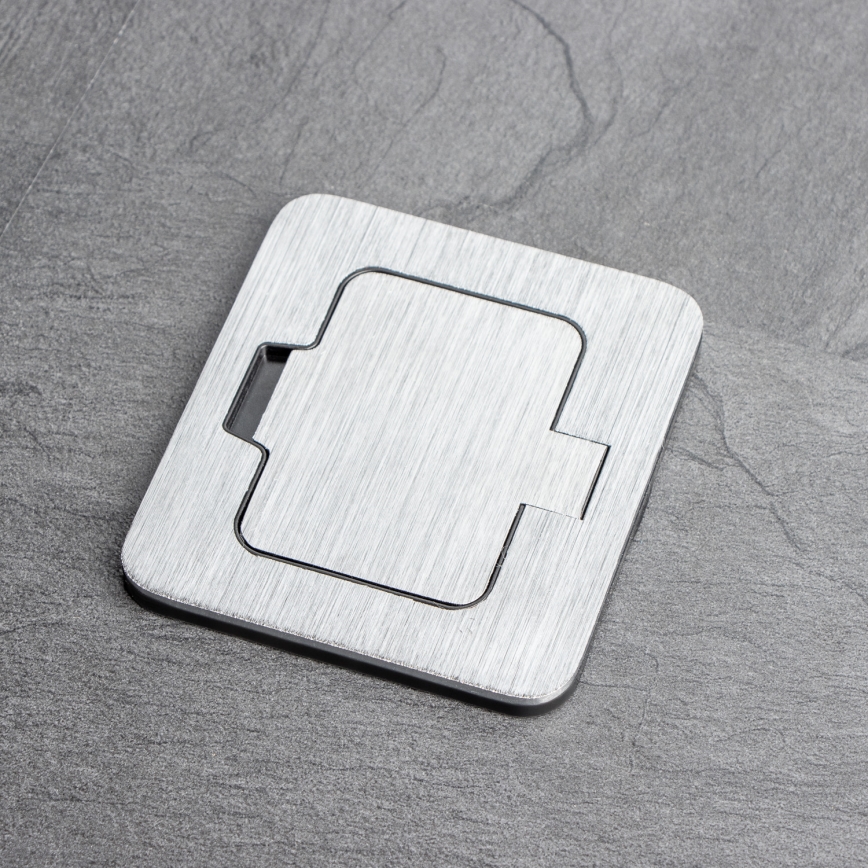 Brilagi - Ulkotila sisäänrakennettu lattia pistoke IP55 mattakromi suorakulmainen