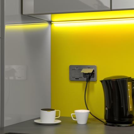 Brilagi - Ulkotila sisäänrakennettu lattia tuplapistoke IP55 mattakromi suorakulmainen