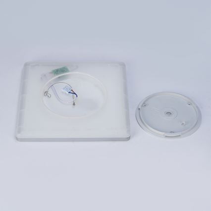 Brilagi - LED-kylpyhuoneen kattovalaisin ULTRA SLIM LED/18W/230V 30x30 cm hopea IP54