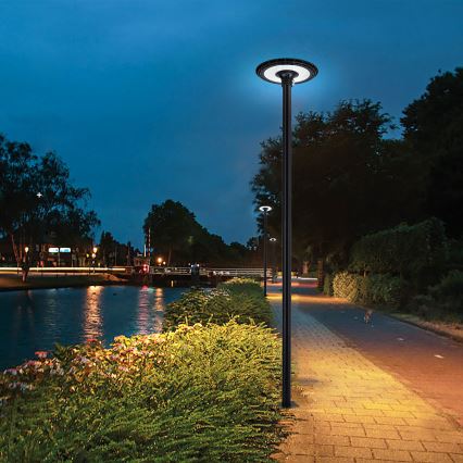 Brilagi - URBANSPARK LED-katuvalaisin 4 m pylväällä, LED/120W/230V, musta, IP65