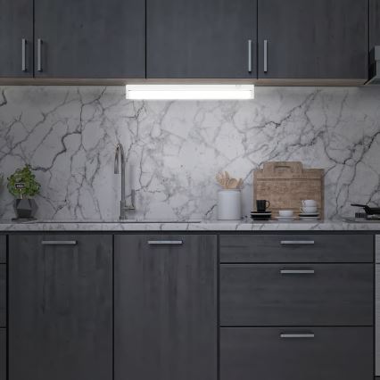 Brilo - LED-alakaappivalaisin LED/6W/230V 2700/4000/6500K 54,5 cm valkoinen