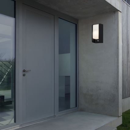 Briloner 3017-015 - Ulkoseinävalaisin anturilla 1xE27/12W/230V IP44