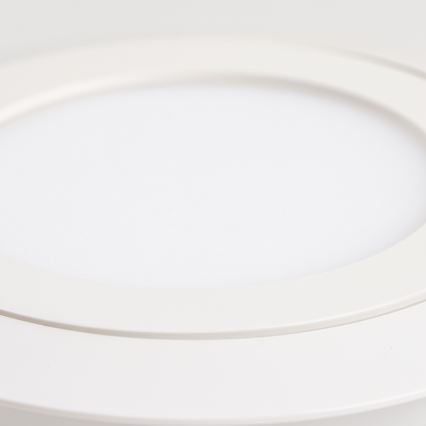 Briloner 7285-016 - LED-uppoasennettava kattovalaisin kylpyhuoneeseen LED/6,4W/230V IP23