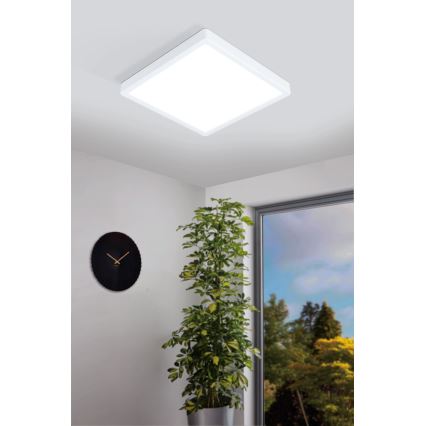 Eglo - himmennettävä LED-kattovalaisin kylpyhuoneeseen LED/19,5W/230V 2700-6500K IP44 ZigBee 28,5x28,5 cm
