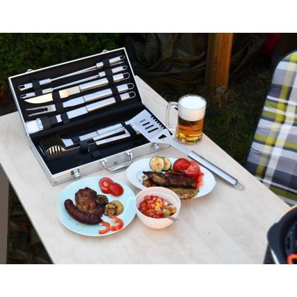 Grillausvälineet ruostumaton teräs kotelon kanssa 18 kpl