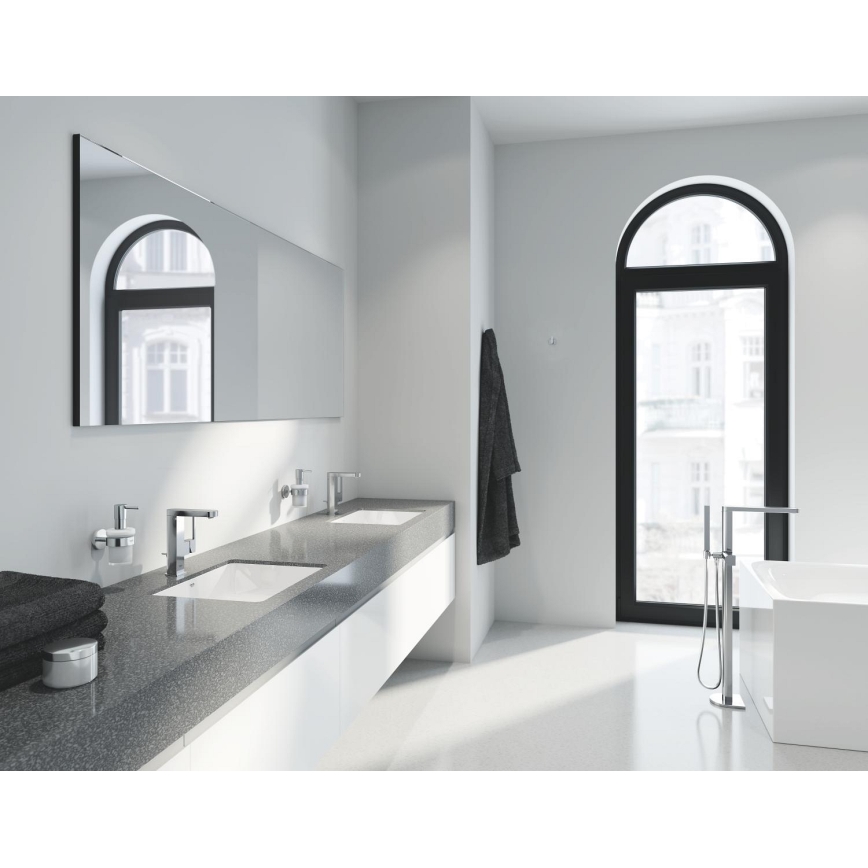 GROHE 23871003 - Pesuallashana PLUS, koko M, kiiltävä kromi