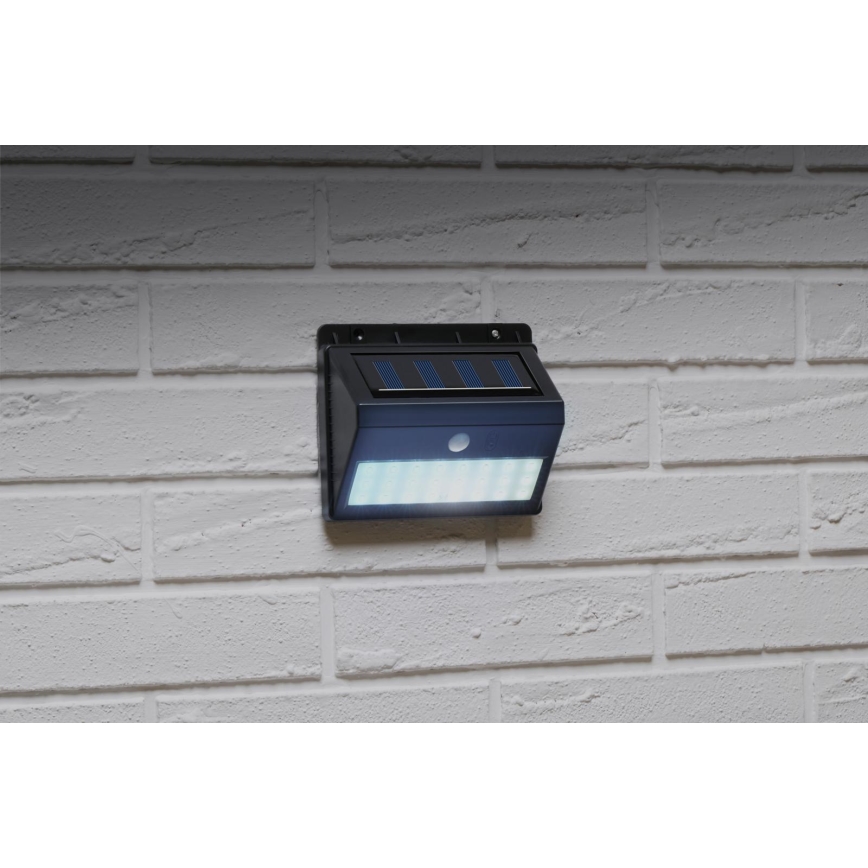 Grundig - LED-aurinkoseinävalaisin anturilla LED/1,2V 600 mAh IP44