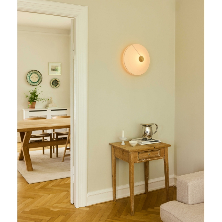 Halo Design 745104 - Seinävalaisin PARIS 1xE27/40W/230V, halkaisija 40 cm, valkoinen/messinki/tammi