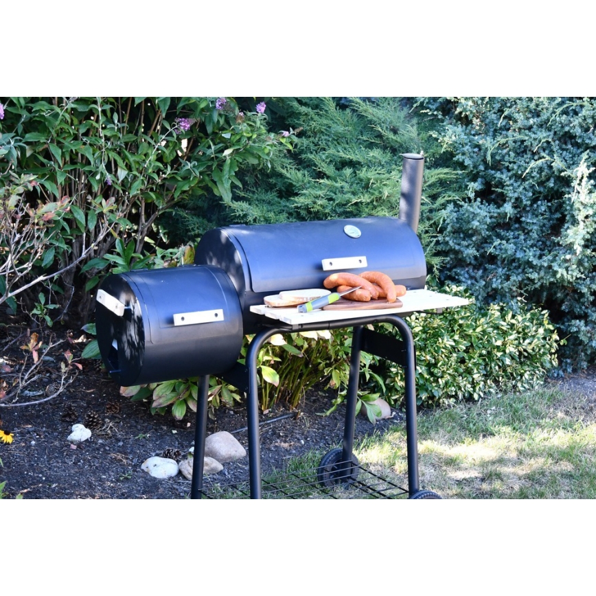 Hiiligrilli savuosalla musta/puu