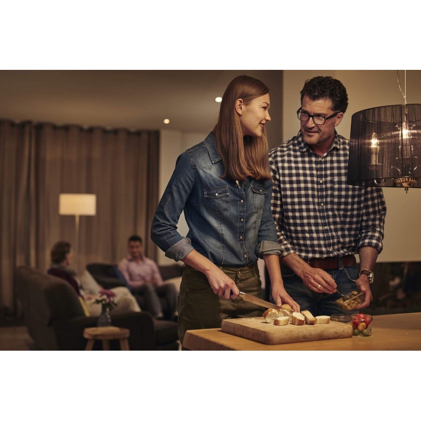 Himmennettevä LED-polttimo Warm Glow Philips E14/8W/230V