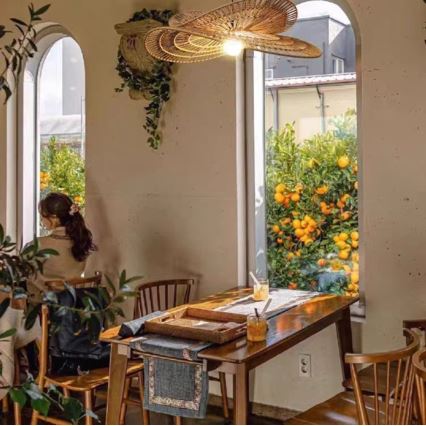 Kattokruunu johdossa MARIPOSA 1xE27/40W/230V halkaisija 80 cm juutti