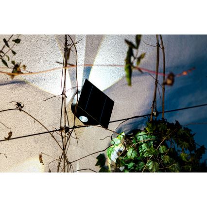 LED aurinkokennoseinävalaisin anturilla LED/2W/5V IP54 1300 mAh