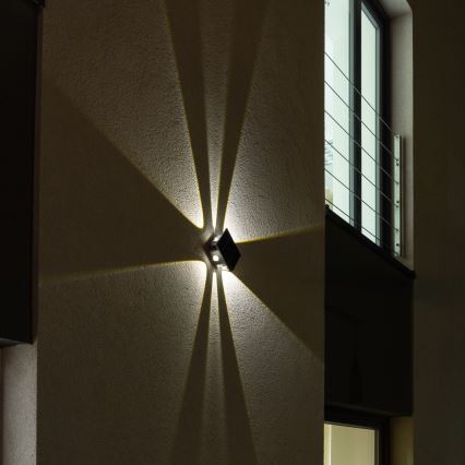 LED aurinkokennoseinävalaisin anturilla LED/2W/5V IP54 1300 mAh