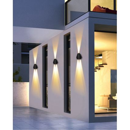 LED aurinkokennoseinävalaisin anturilla LED/2W/5V IP54 1300 mAh