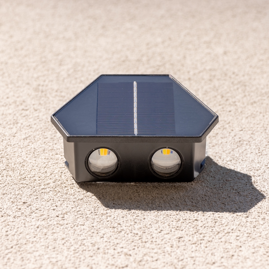 LED aurinkokennoseinävalaisin anturilla LED/2W/5V IP54 1300 mAh