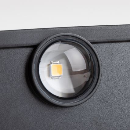 LED aurinkokennoseinävalaisin anturilla LED/2W/5V IP54 1300 mAh