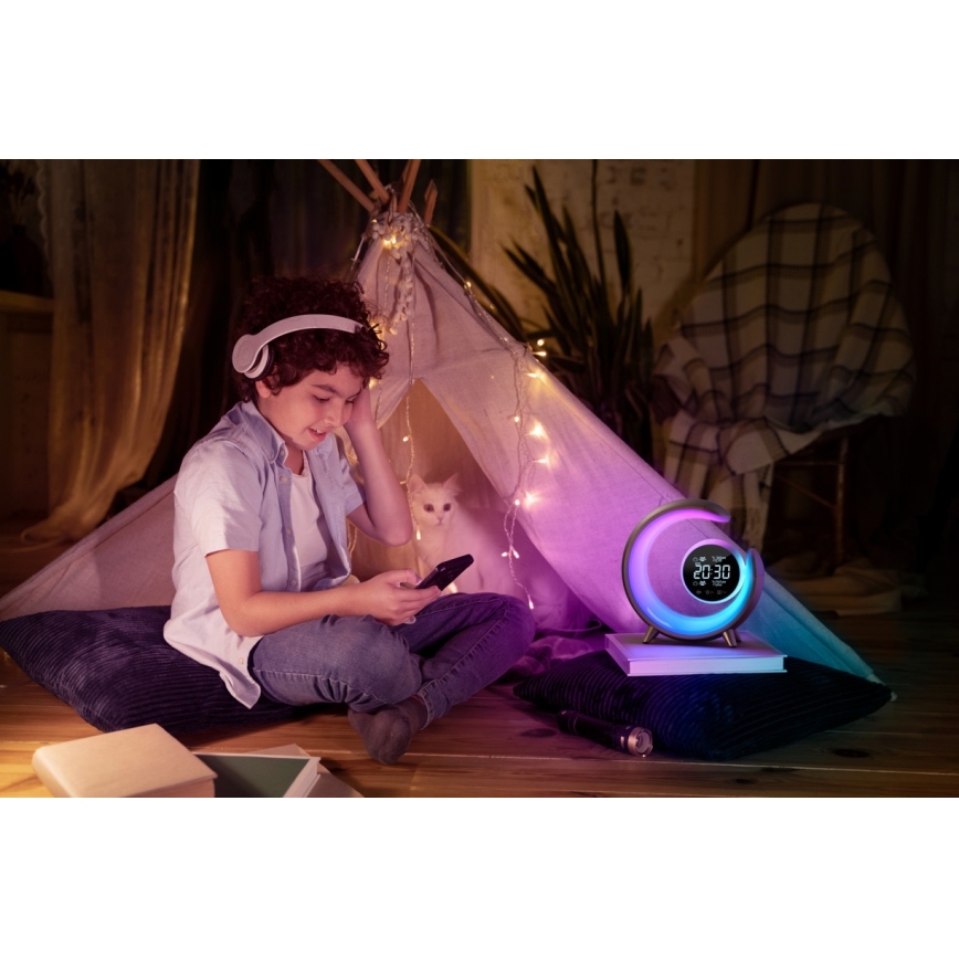 LED RGBW himmennettävä pöytävalaisin herätyskellolla LED/20W/5V USB hopea