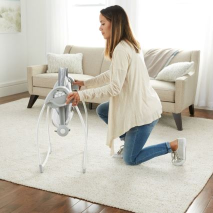 Ingenuity - Lasten keinu melodian kanssa CUDDLE LAMB 4xLR14