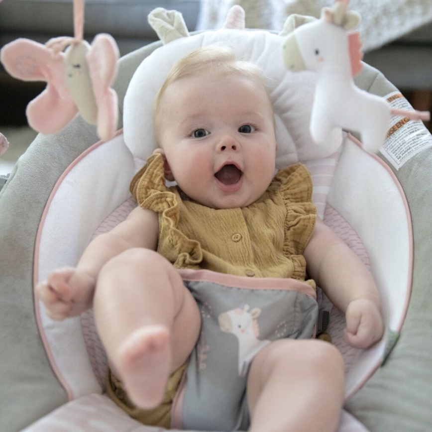 Ingenuity - Vauvan värisevä lepotuoli melodialla FLORA THE UNICORN 3xC