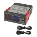 Kaksi digitaalista termostaattia 3W/230V
