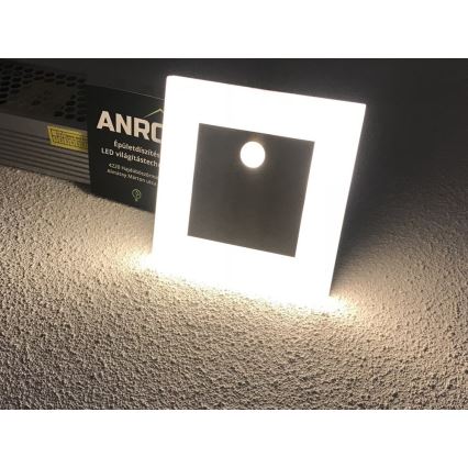 LED-porrasvalaisin tunnistimella LED/0,8W/12V 3000K