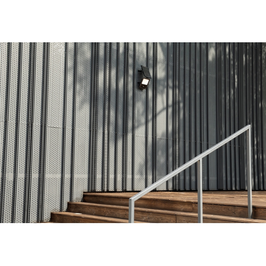 LED himmennettävä heijastin aurinkopaneelilla ja hämäräkytkimellä LED/15W/15000 mAh 3,2V IP65 + kaukosäädin