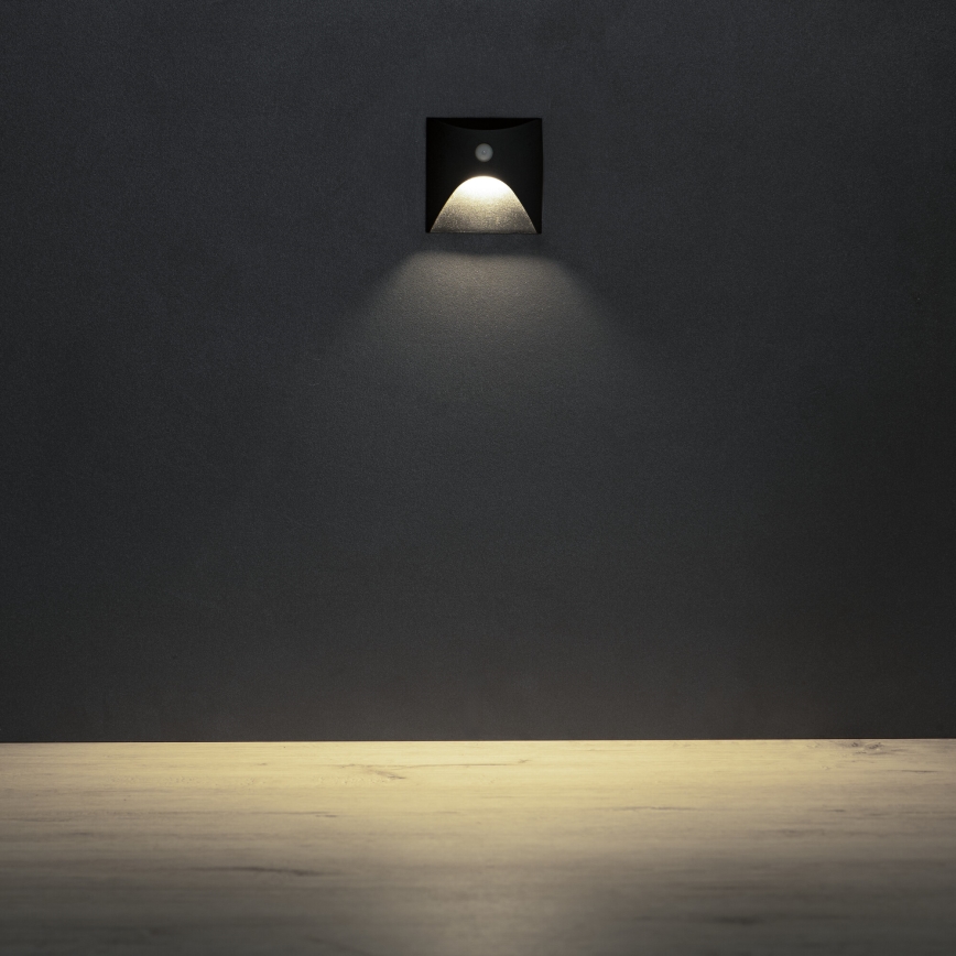 LED-porrasvalaisin liike- ja hämärätunnistimella EXIN LED/2,5W/230V 4000K IP65 musta neliömäinen