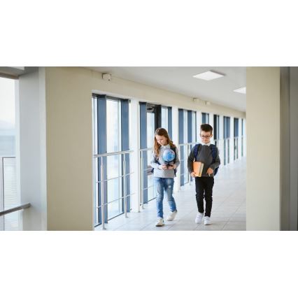 LED pinta-asennettava paneeli BLINGO UAIO LED/40W/230V 3000/4000/6500K 60x60 cm Ra 90 UGR19